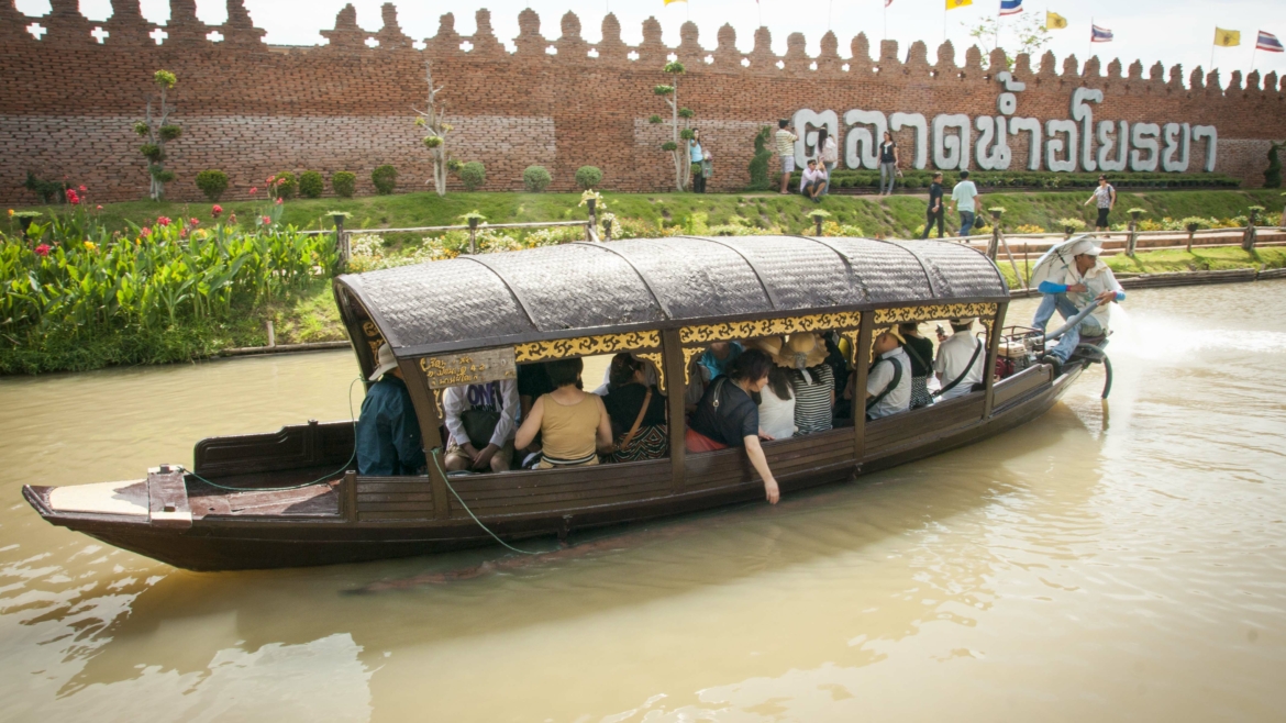 Marché flottant à Ayutthaya