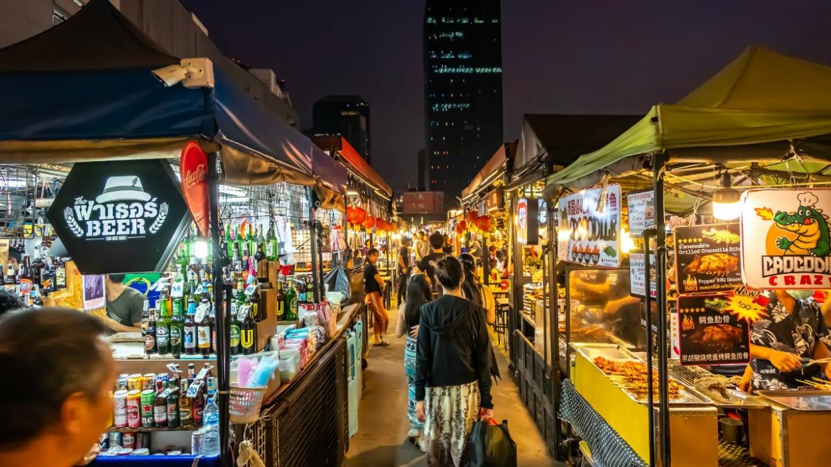 Marché de nuit à Bangkok