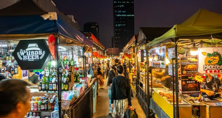 Marché de nuit à Bangkok